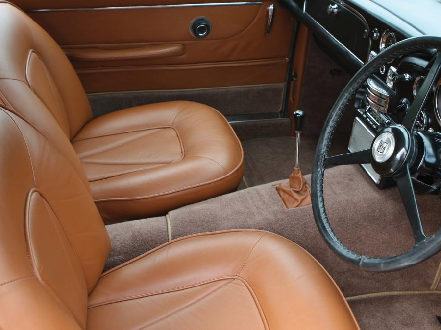 Интерьер Aston Martin DB6 1968 года  (UK) (фото 17 из 18)
